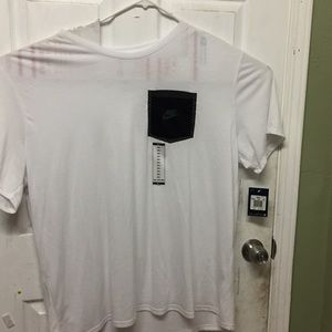 NWT men’s tee Nike size 3xl xxxl white black
